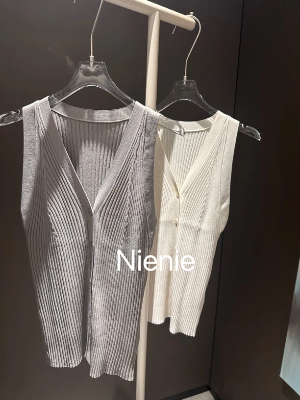Nienie 小资V领背心