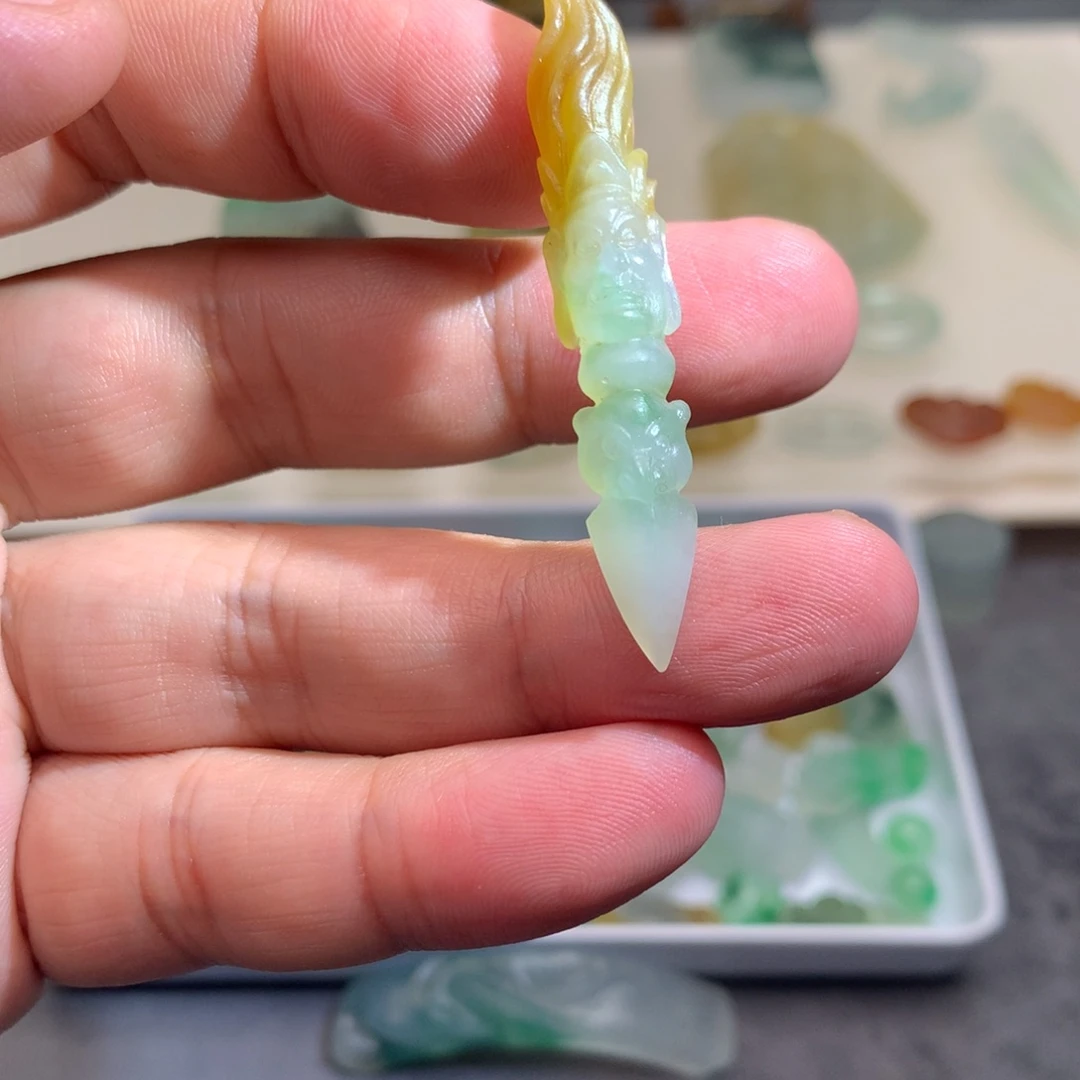 定制翡翠未镶嵌翡翠