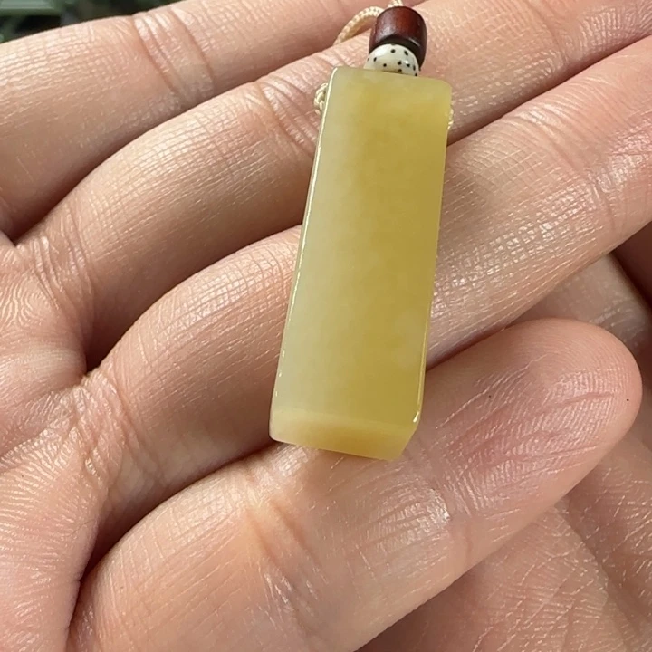 爱***桌和田玉未镶嵌颈饰打包价