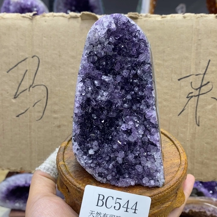 未镶嵌水晶大型摆件（非配饰）