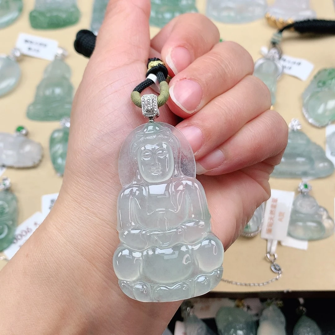 翡翠颈饰18K金镶嵌观音