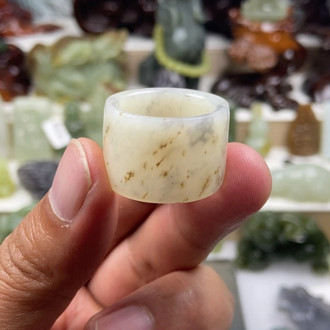 【闪购商品】颈饰未镶嵌和田玉