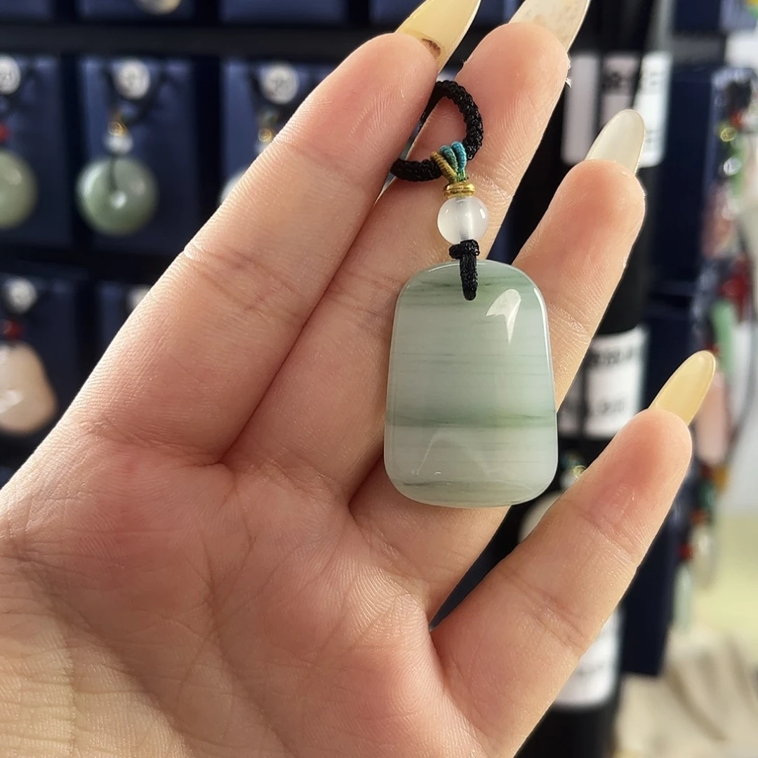 耳****石英质玉未镶嵌颈饰