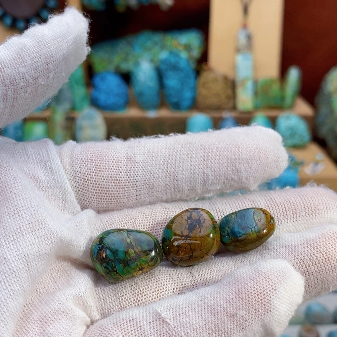 北***池定制绿松石玉华彩