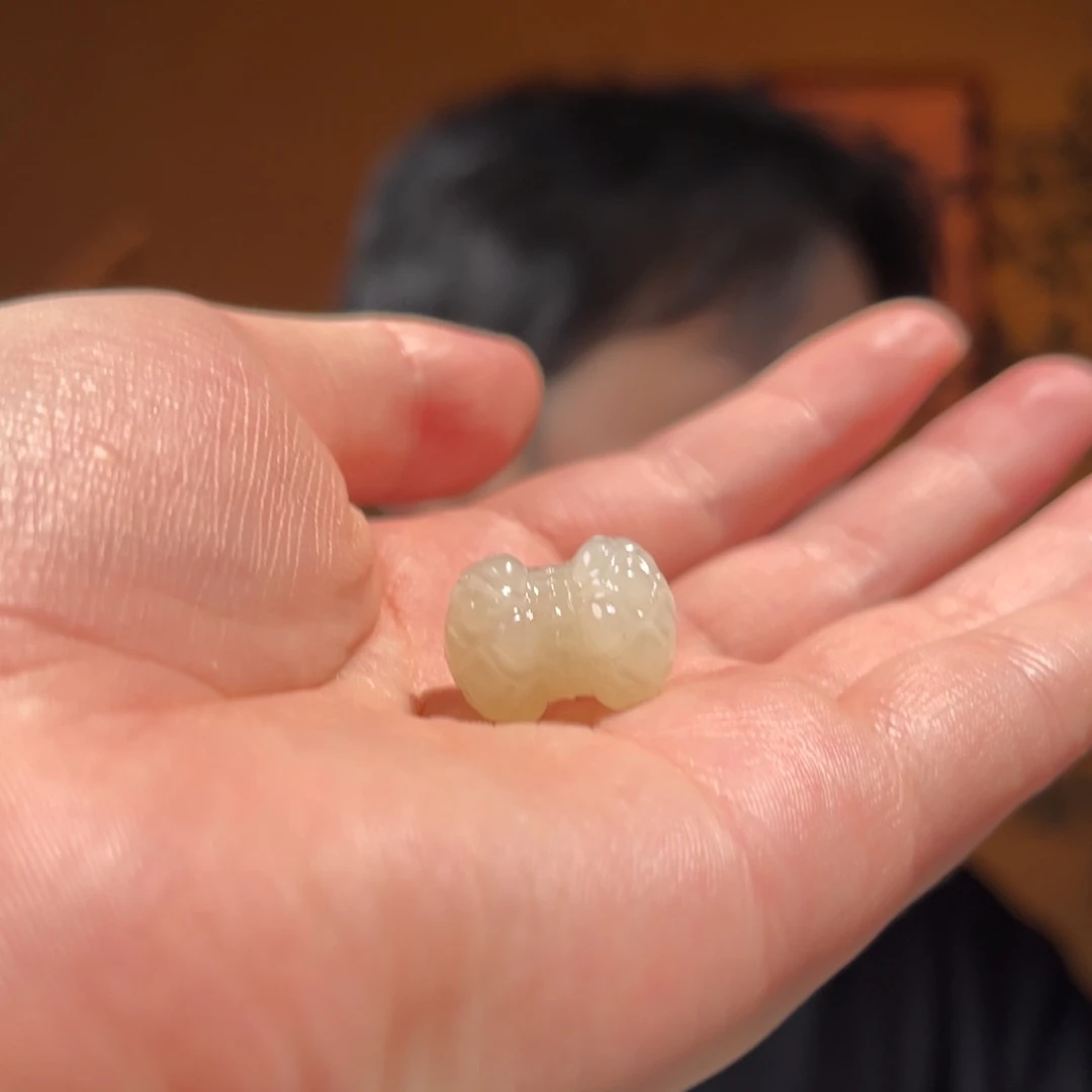 未镶嵌吊坠(不含链)和田玉新疆金山白并蒂莲150