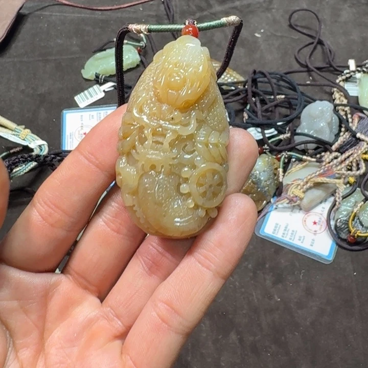 未镶嵌和田玉（糖玉）车挂