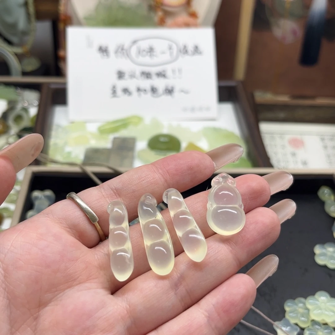 【闪购商品】未镶嵌蛇纹石玉颈饰任选一个