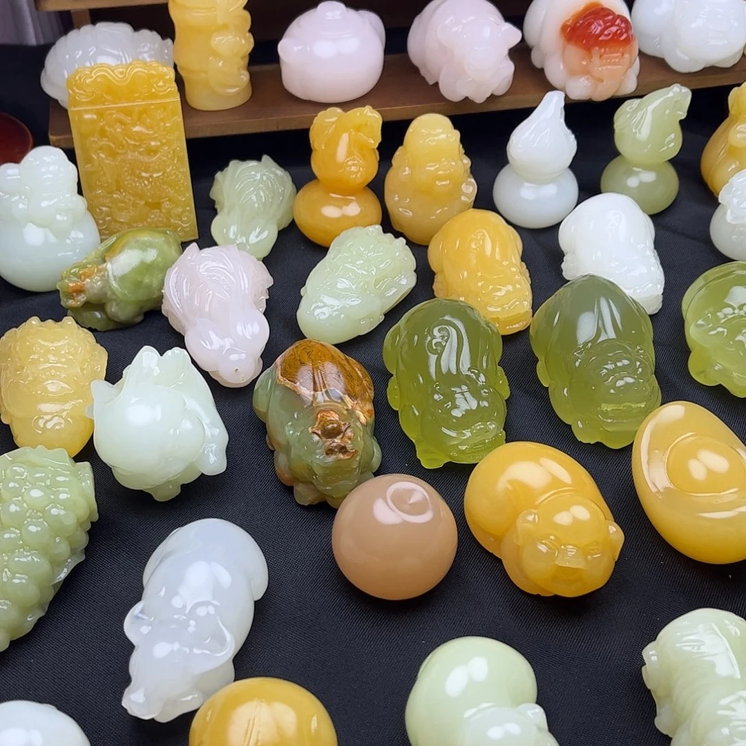 昆仑玉石手把件碧玺（处理）