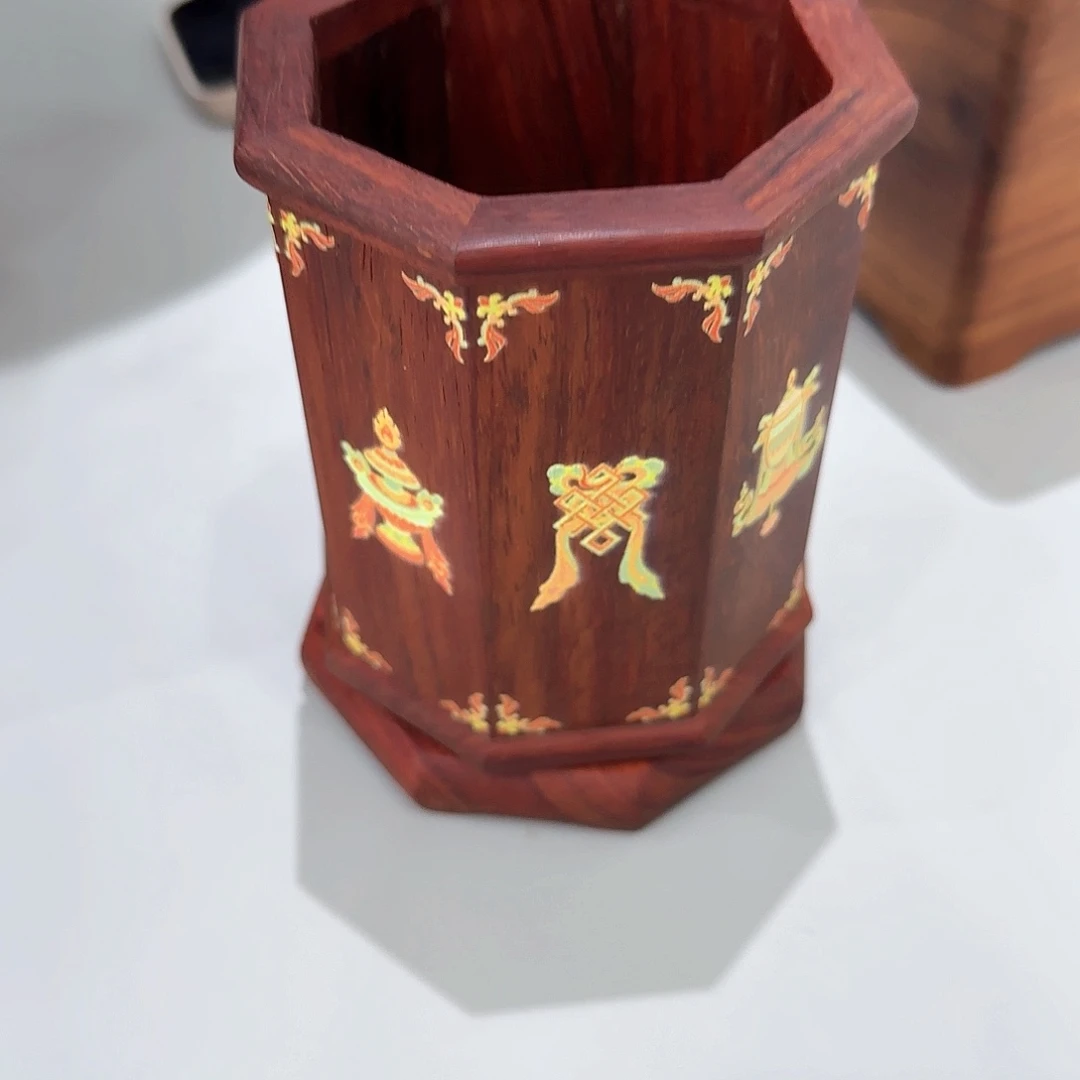 紫檀木类端景台八宝笔筒