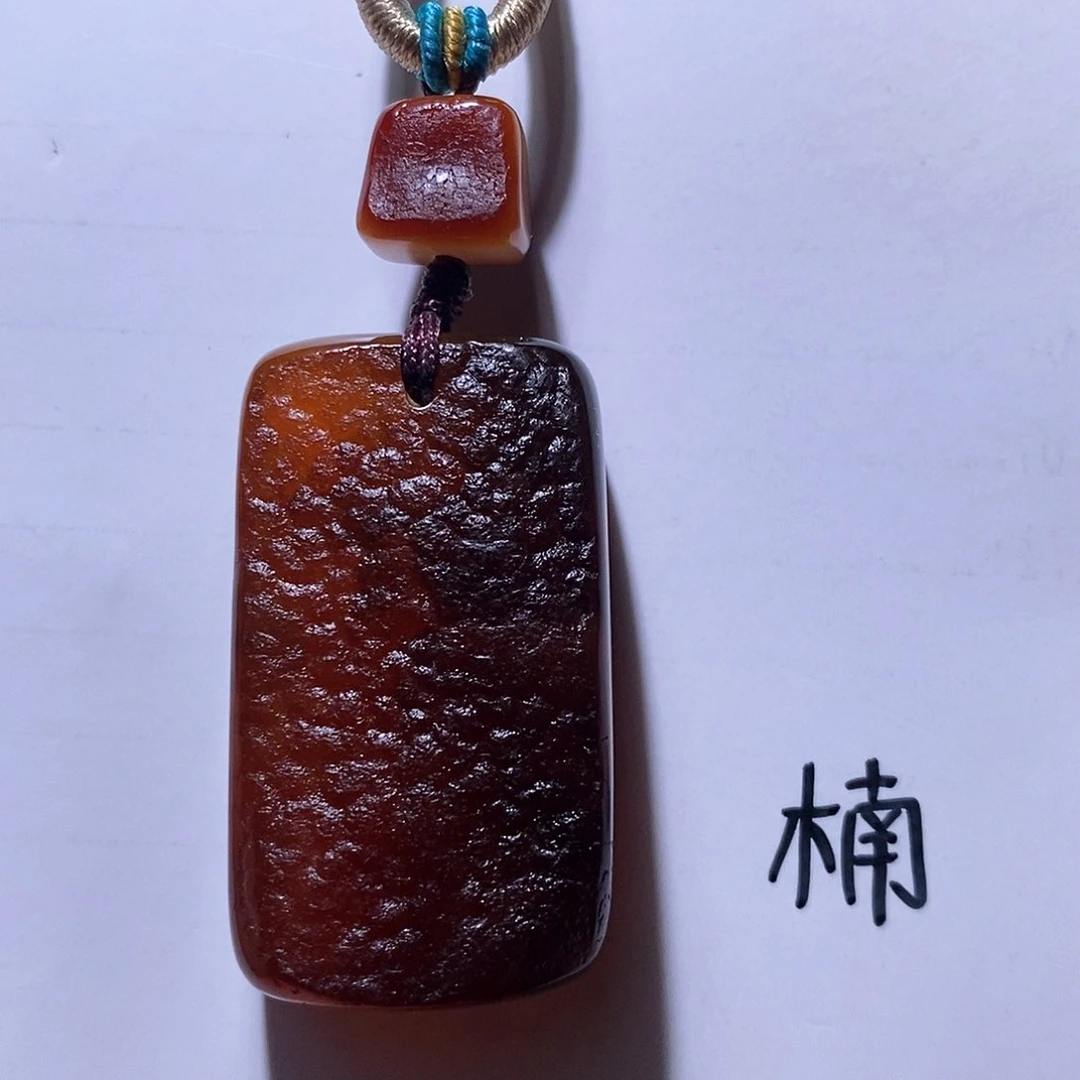 未镶嵌琥珀珠宝奇石