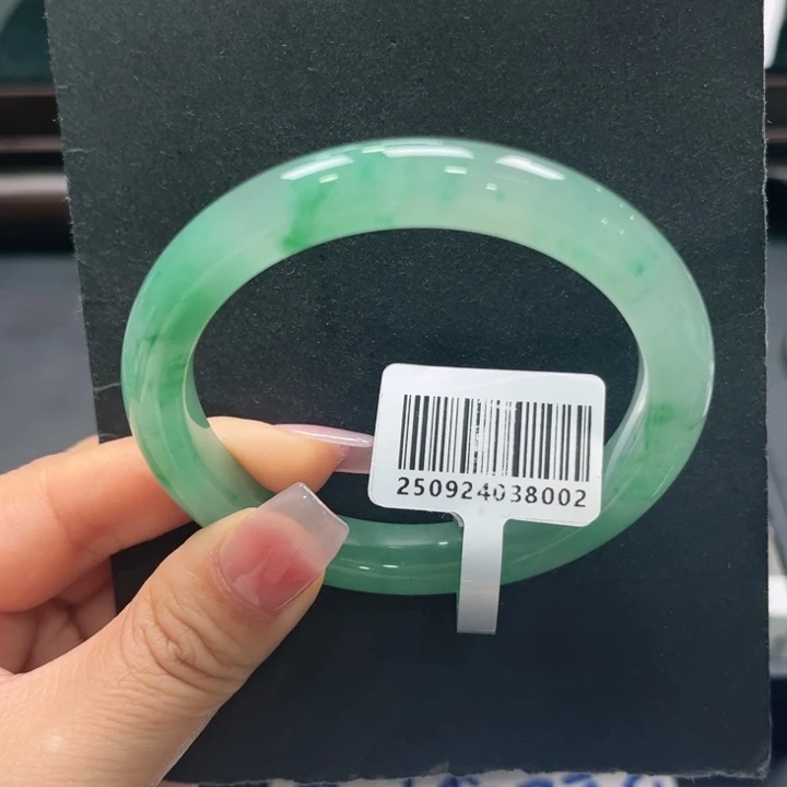 石英质玉（非洲翠）未镶嵌手镯