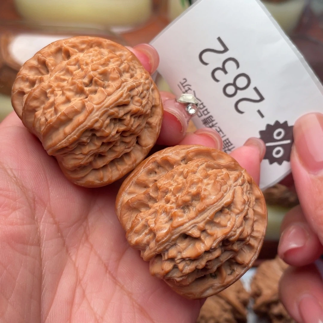 文玩核桃把件41头货白狮子