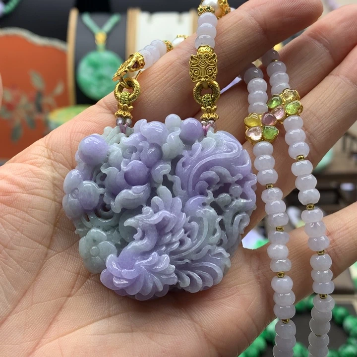 翡翠未镶嵌吊坠(赠链)