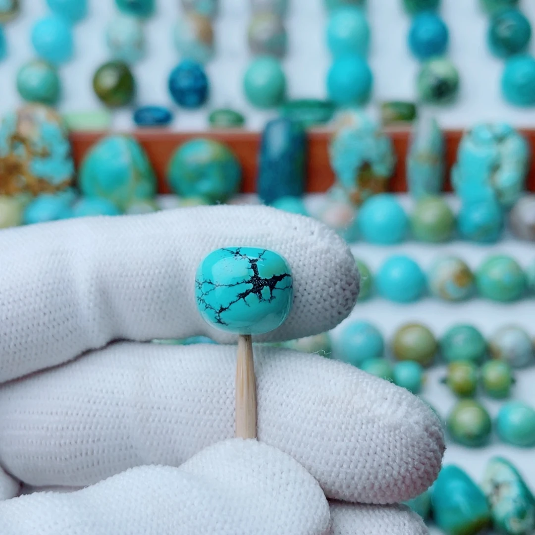 未镶嵌绿松石珠宝奇石