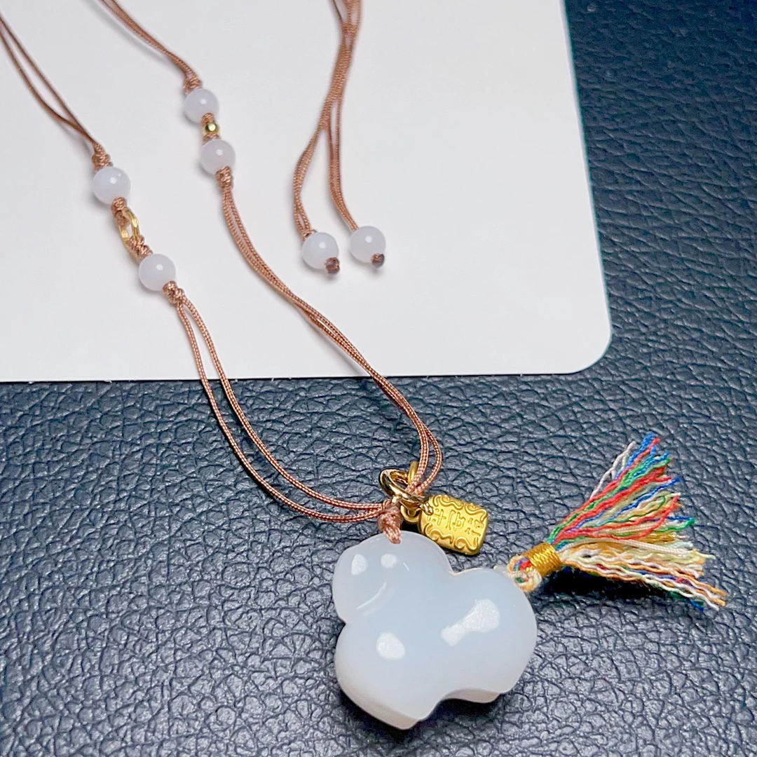 和田玉吊坠NRH1231-4