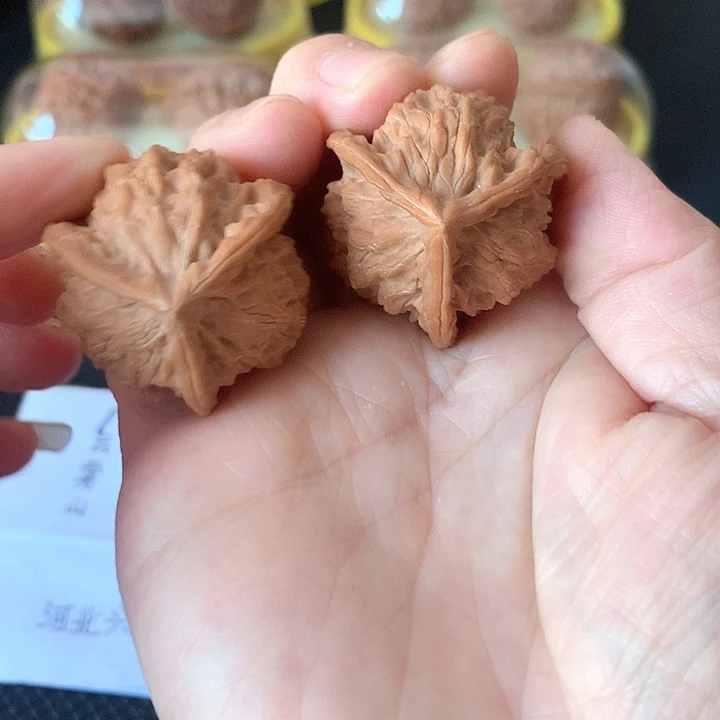 文玩核桃吊坠35尺盘山三棱