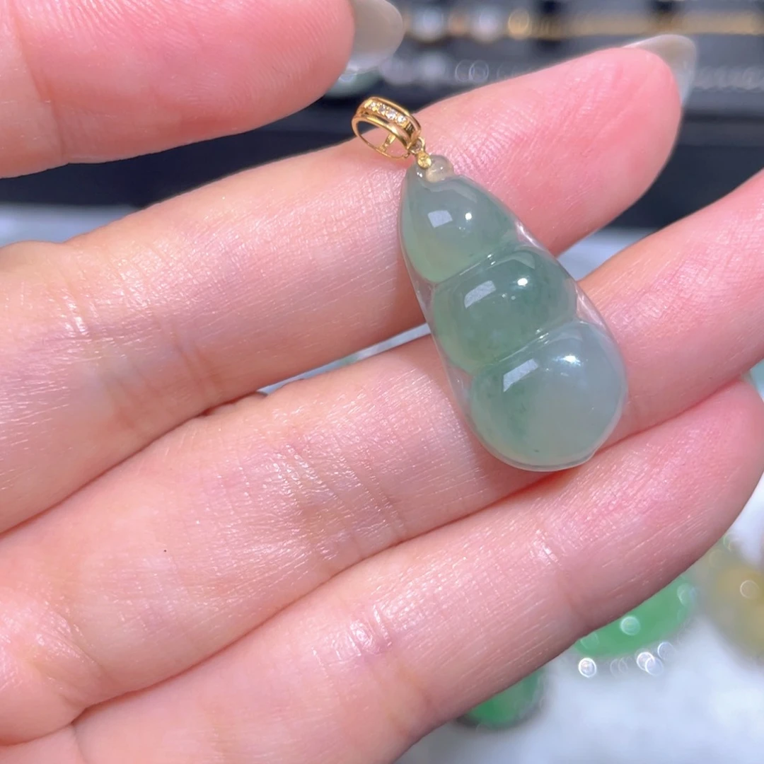 颈饰18K金镶嵌翡翠翡翠