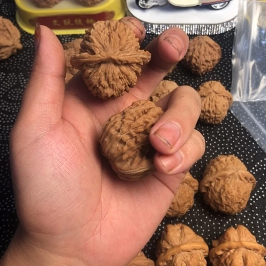 把件文玩核桃四座楼狮子头
