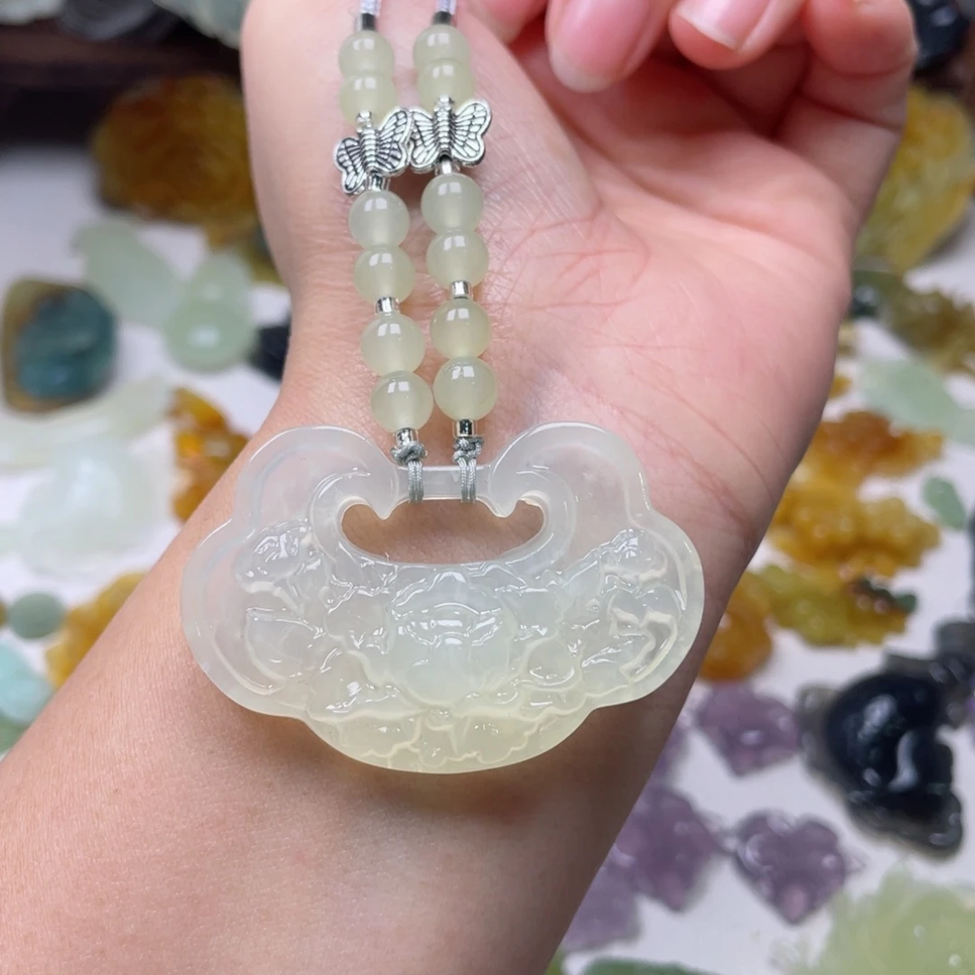 蛇纹石玉颈饰未镶嵌