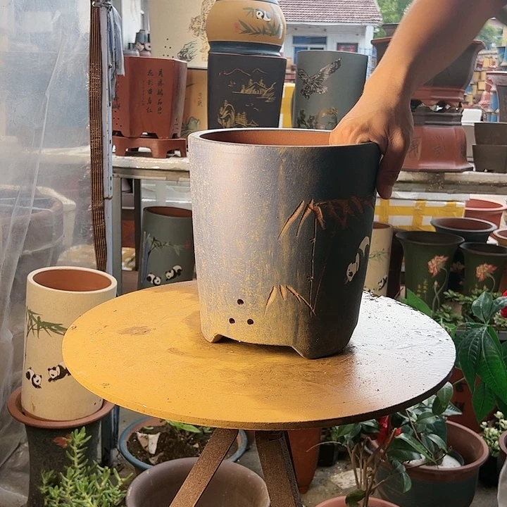 宜兴紫砂花盆花盆蓝刻绘熊猫笔中号