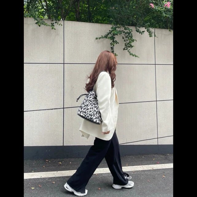 QIMO启茉（A1690#韩版西装外套）