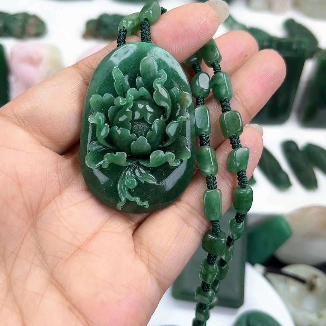 龙***湖独山玉未镶嵌颈饰