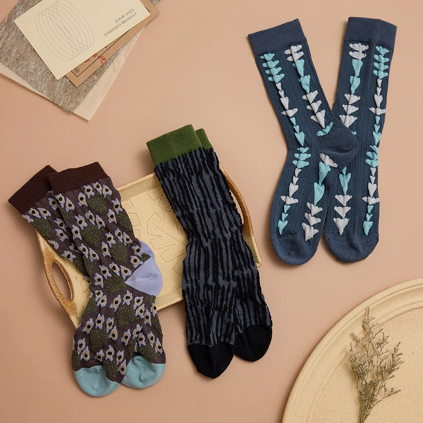 秋冬浮雕花间几何组合常规款中筒袜女士灰色袜子保暖几何长筒袜