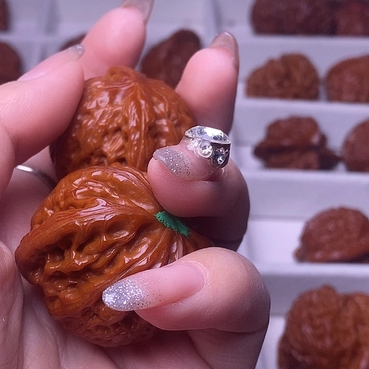 小***哥吊坠文玩核桃文玩