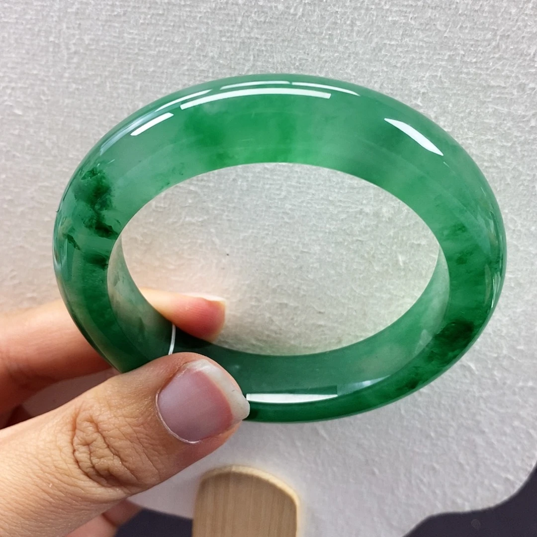 未镶嵌手镯石英质玉