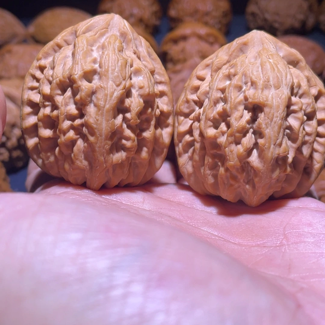 文玩核桃吊坠42全品红锦鲤