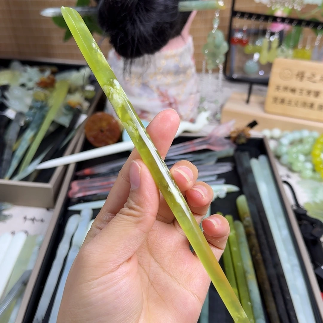 蛇纹石玉未镶嵌发饰