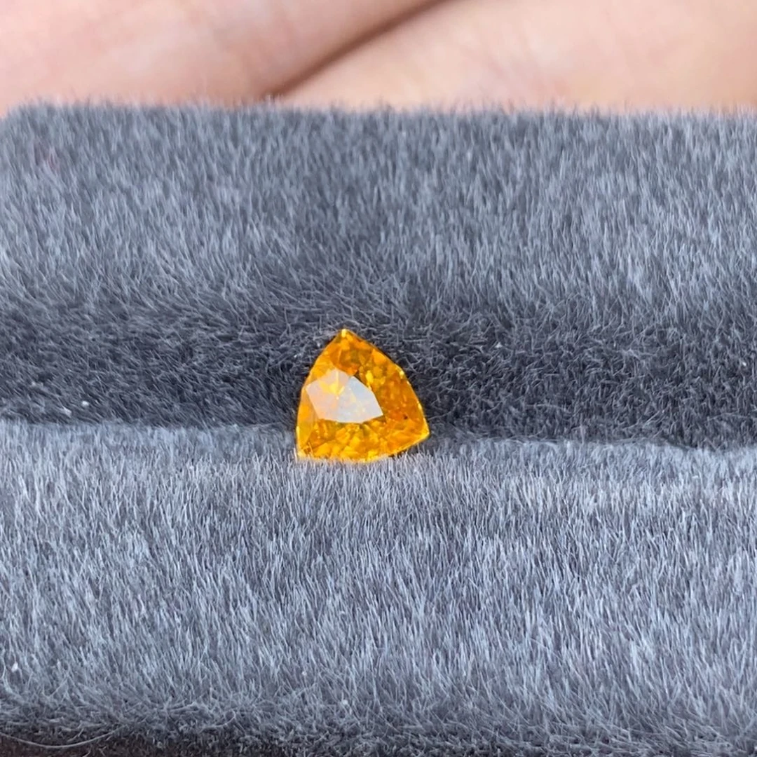 裸石蓝宝石1.1ct 黄色蓝宝石