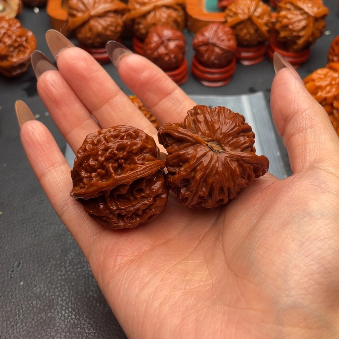 文玩核桃把件盘龙纹