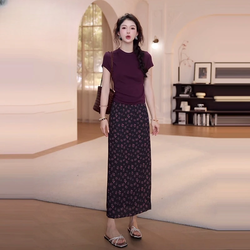 夏天巨好看的套装修身圆领短袖t恤女装洋气a字碎花半身裙两件套潮