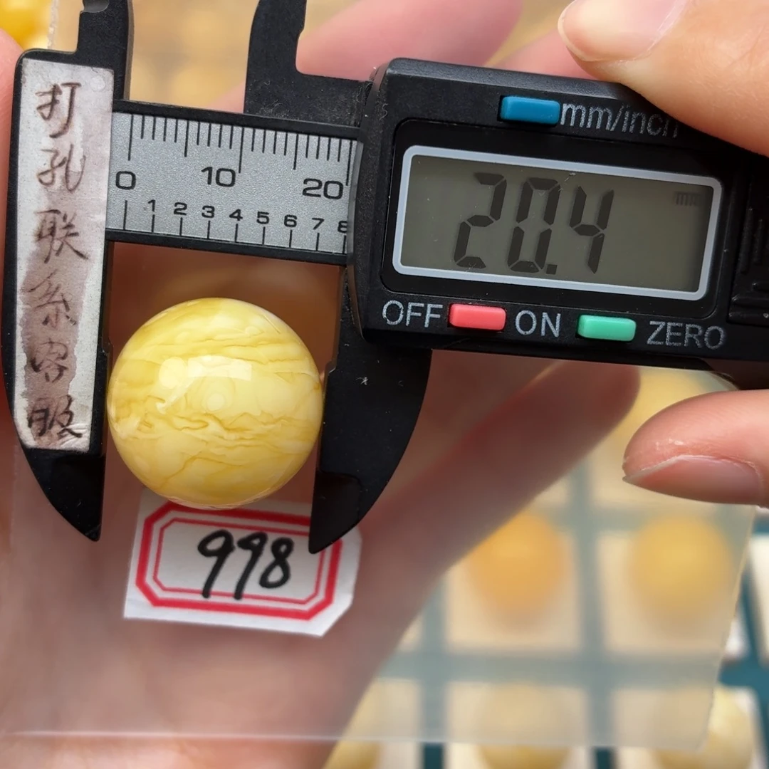 是****蜜蜡未镶嵌裸石蜜蜡