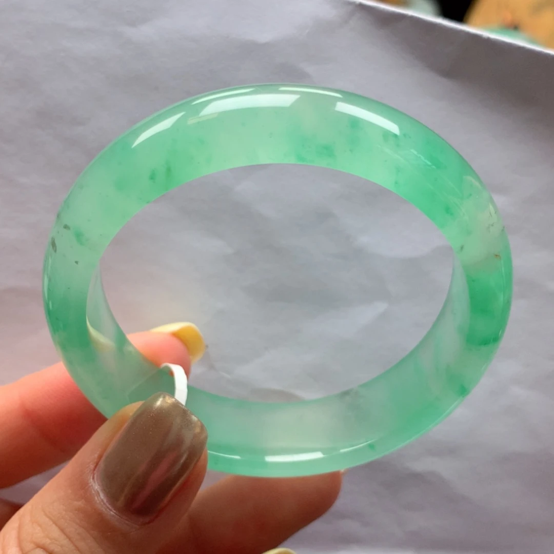 【闪购商品】石英质玉手镯未镶嵌