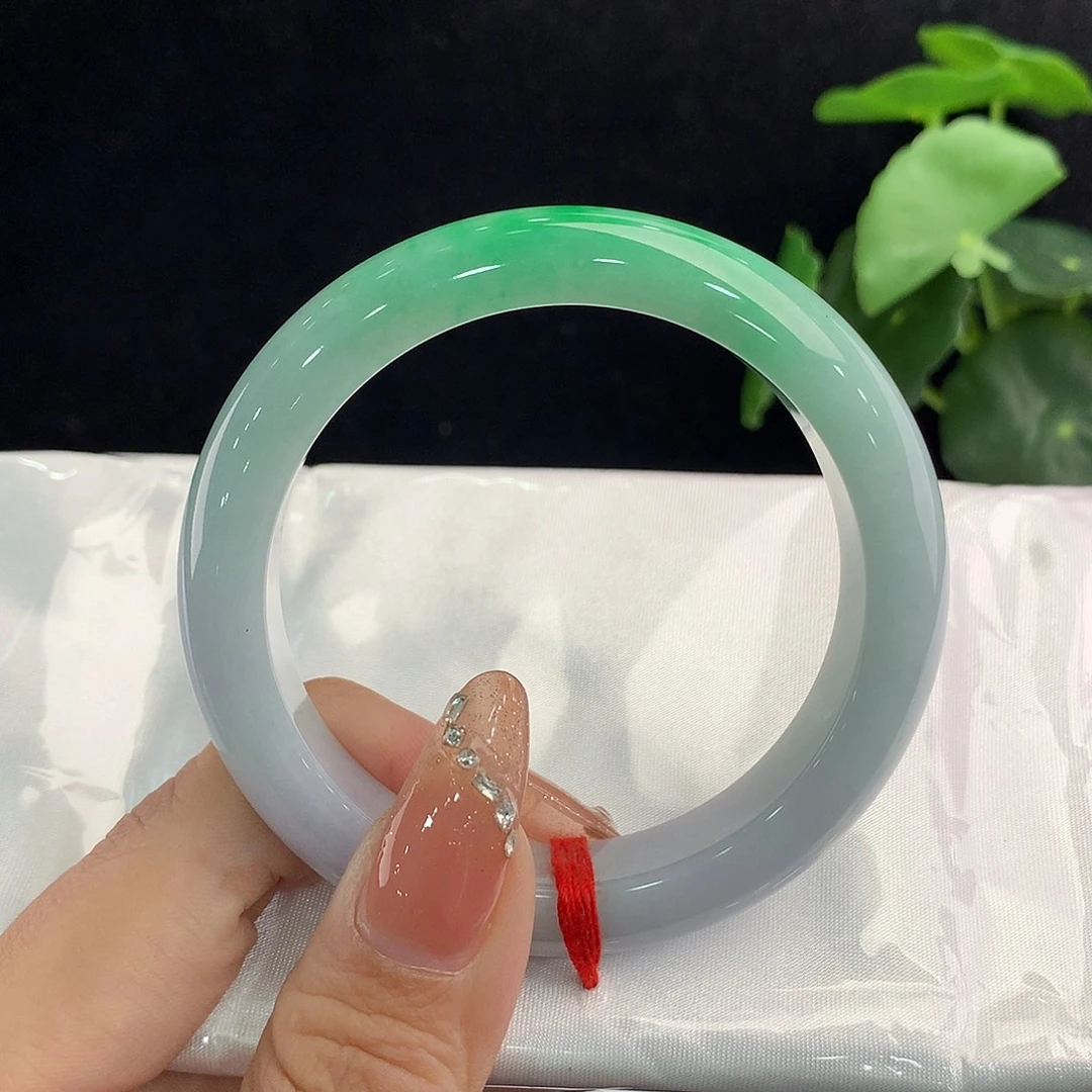翡翠手镯未镶嵌正56