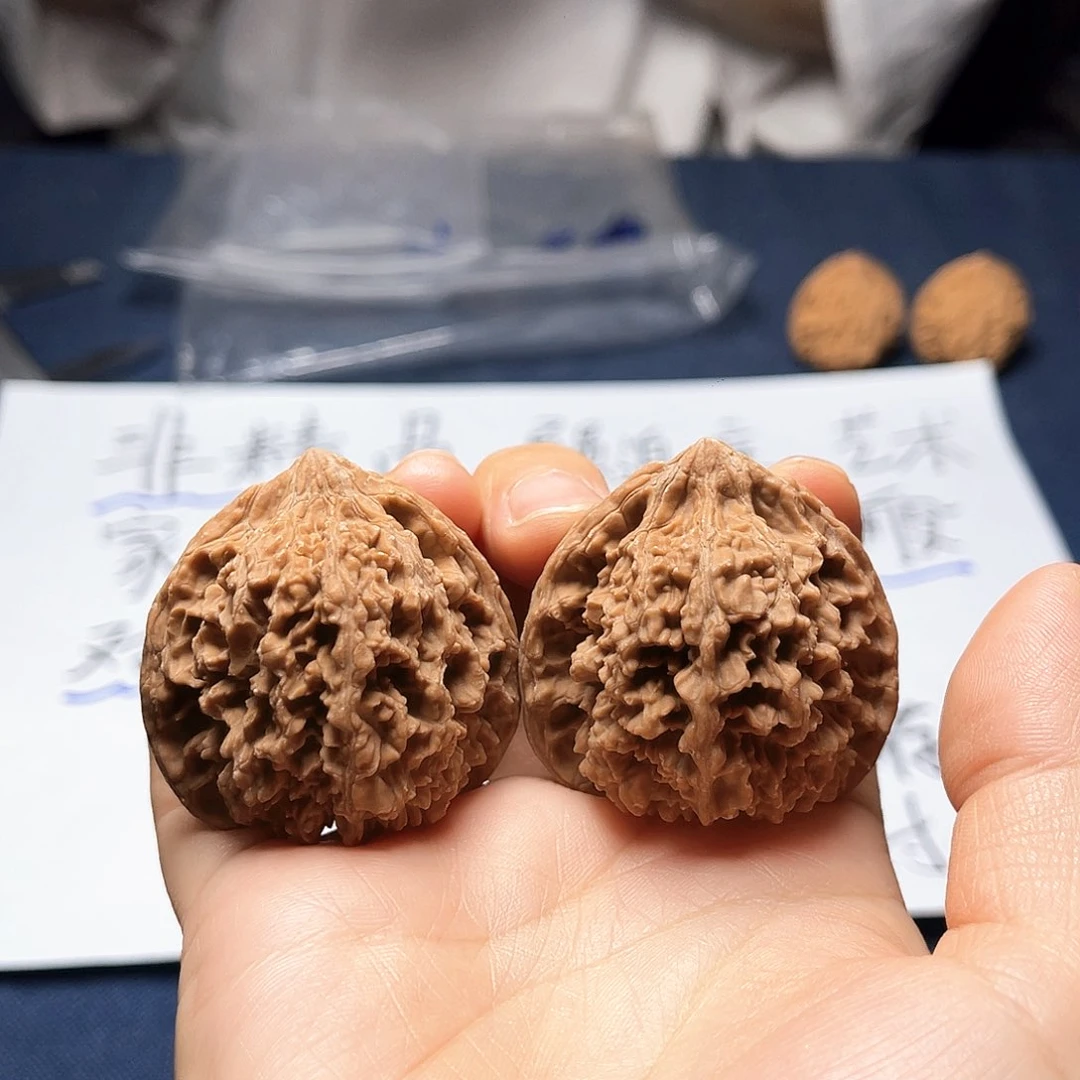 桃核把件72-42尺寸满天星