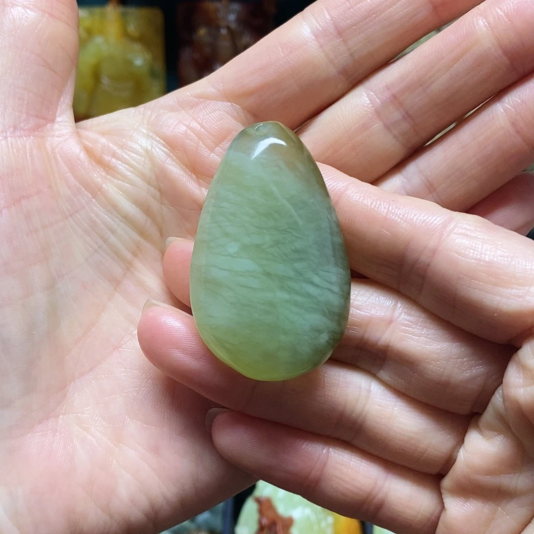 岫玉未镶嵌吊坠(赠链)