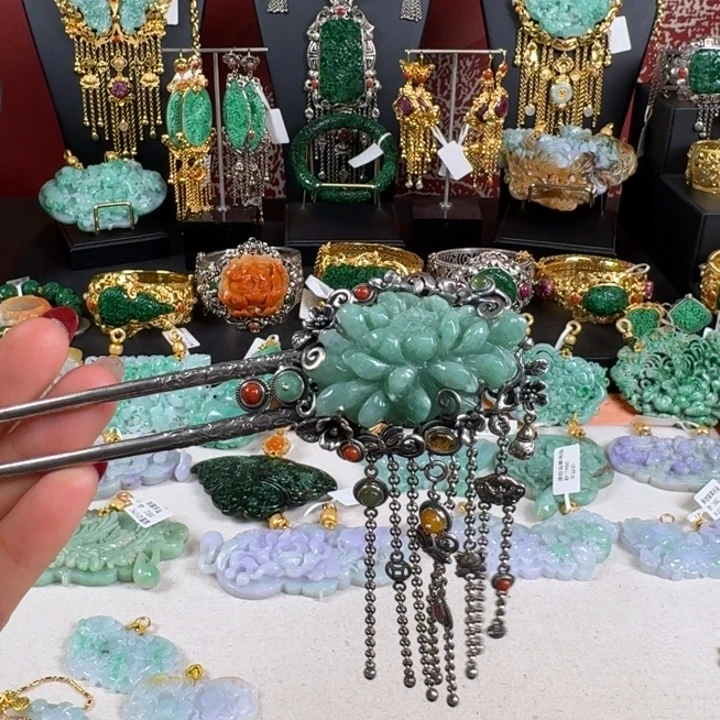 翡翠未镶嵌颈饰发簪