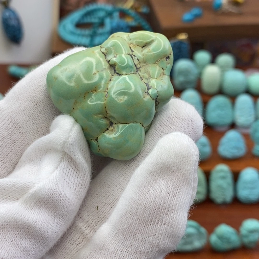 绿松石未镶嵌珠宝奇石