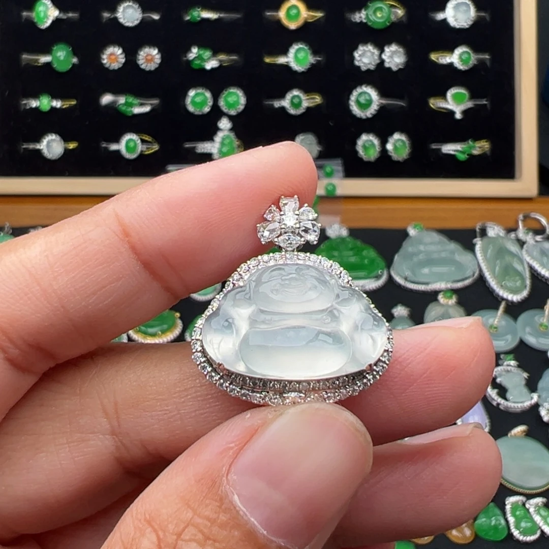 翡翠18K金镶嵌颈饰佛