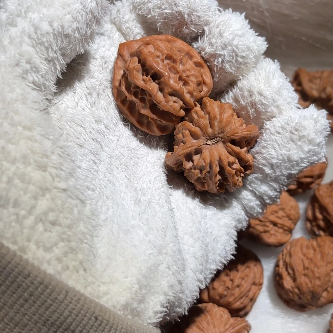 欧***饭文玩核桃吊坠大龙