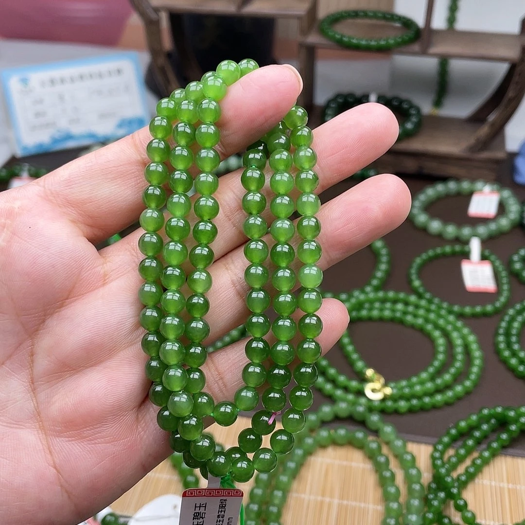 和田玉未镶嵌颈饰阳绿卡6