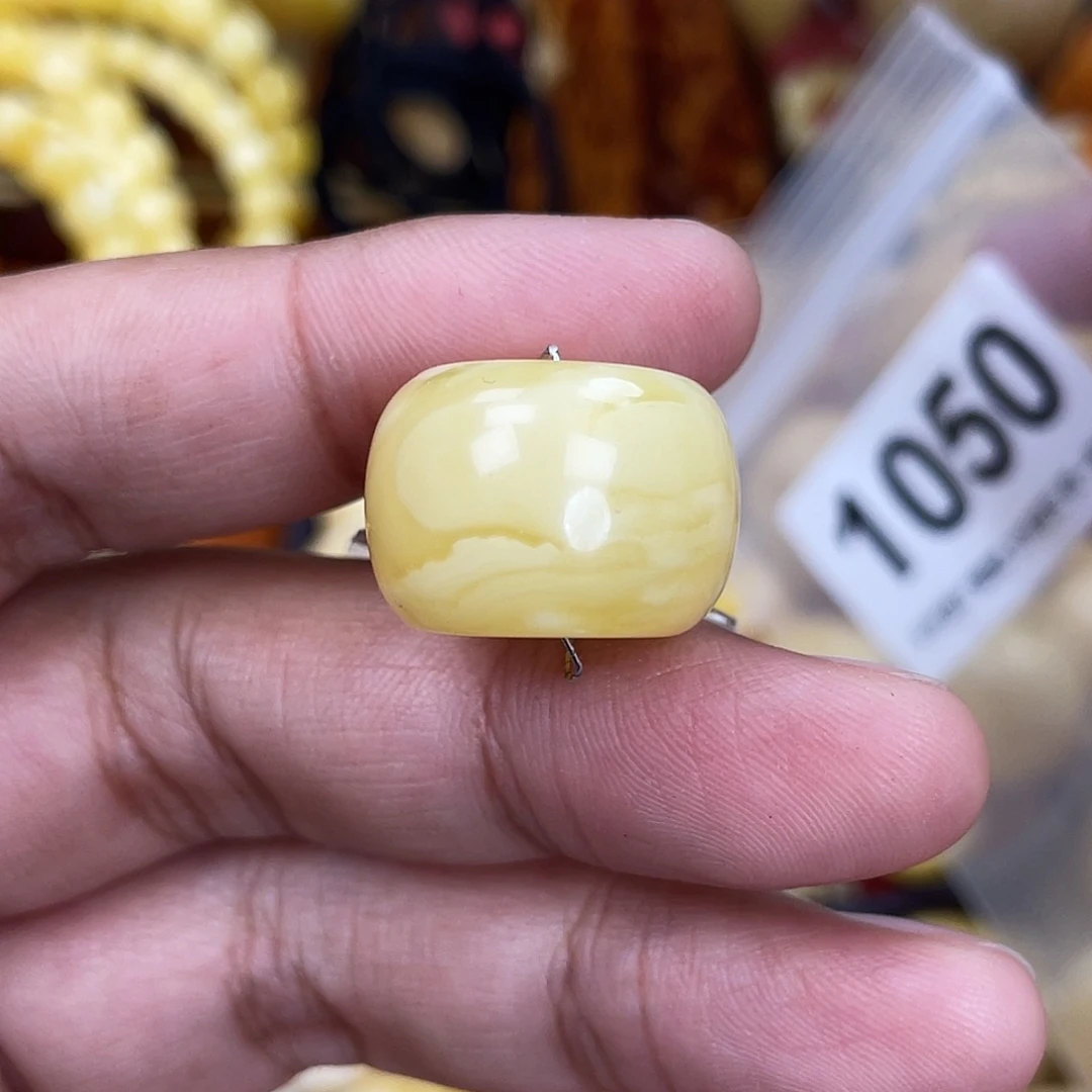 蜜蜡未镶嵌珠宝奇石20.4