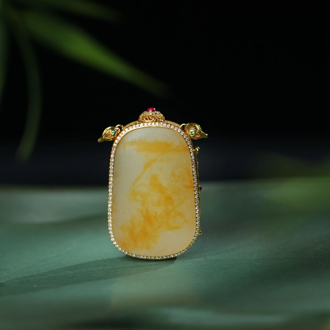 V姐|稀缺|新疆黄沁子料香囊吊坠 38*23*10mm-18K-KB12014