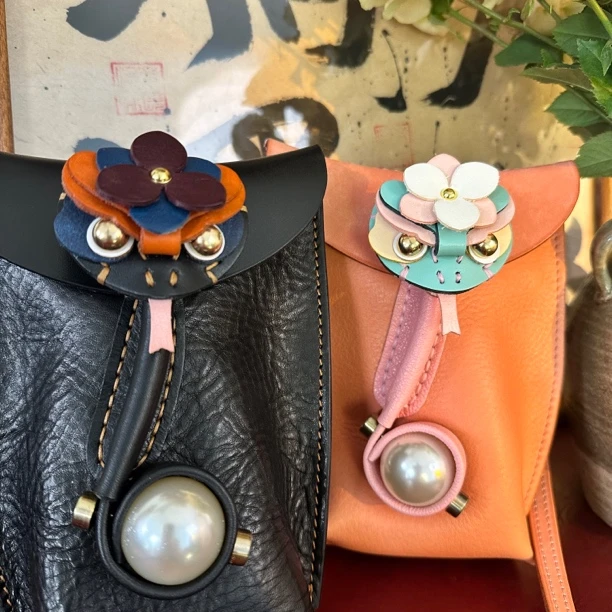 缦物簪花蛇竖版手机包原创头层牛皮单肩包斜挎包