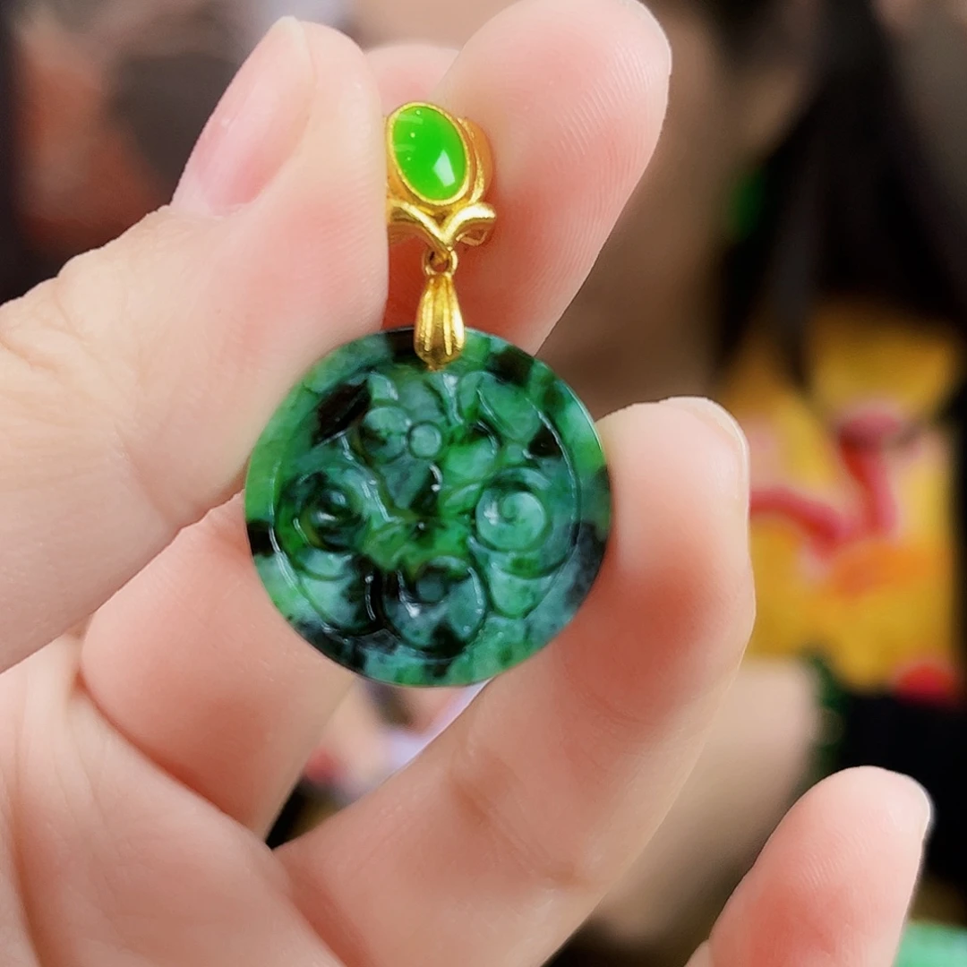 翡翠颈饰未镶嵌吊坠
