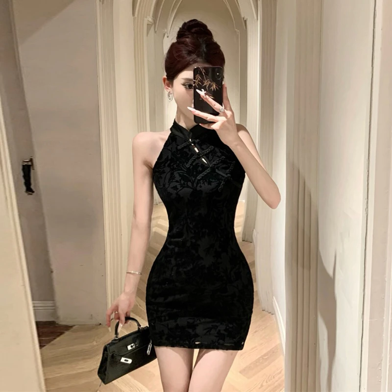 新中式国风改良旗袍年轻款少女无袖挂脖连衣裙性感辣妹修身包臀裙