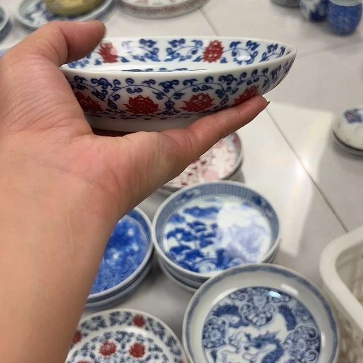 瓷片釉里红缠枝莲大胡乘景德镇